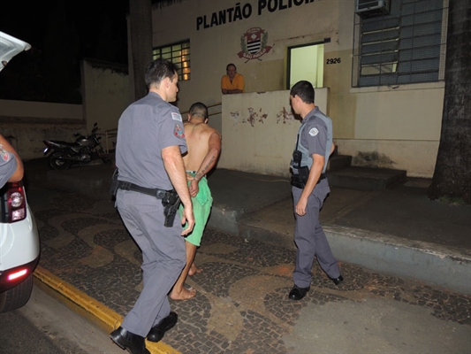 PM faz caçada a assaltantes no bairro Pozzobon