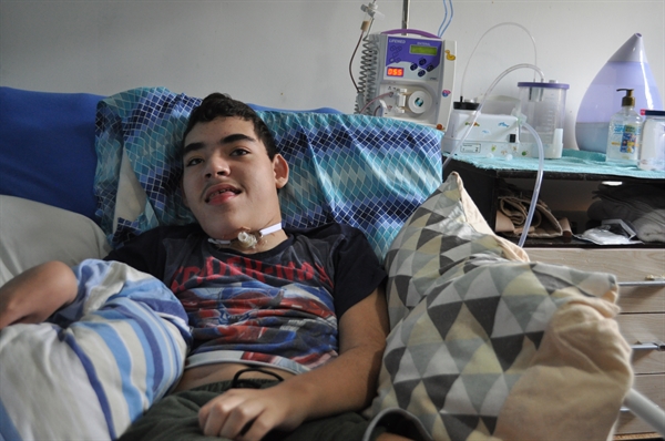 A família do jovem votuporanguense Rian de Lima Bertolino, de 16 anos, pede ajuda no custeio do tratamento para alergia sem cura (Foto: A Cidade)