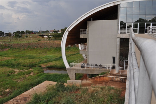 Ladrões arrombam e furtam Centro Turístico