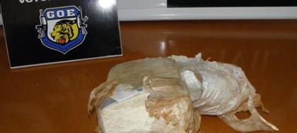Menor é detido com 800 g de crack