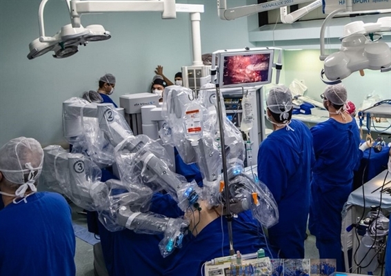 Cirurgia robótica foi realizada em Rio Preto — Foto: Guto Sonemberg/Divulgação
