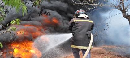 Incêndio de grandes proporções apavora 2º Distrito
