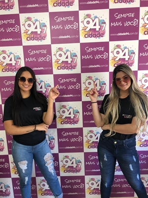 Jordana e Faust participaram de uma entrevista, na manhã desta segunda-feira, nos estúdios da Cidade FM (Foto: A Cidade)