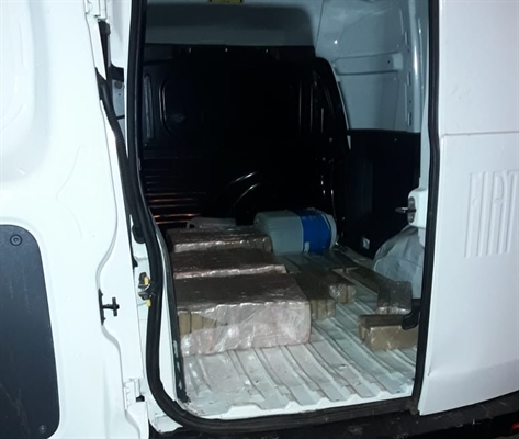  Polícia encontrou cerca de 100 quilos de maconha em bagageiro de furgão em Rio Preto (SP) (Foto: Arquivo Pessoal) 