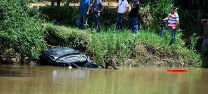 Homem morre ao cair de ponte de 10 metros de altura