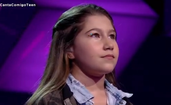 Isa Bentran tem apenas 10 anos de idade e impressionou 81 jurados no reality show “Canta Comigo Teen”, da TV Record. (Foto: Reprodução/Redes Sociais)