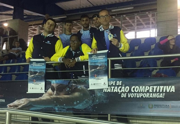 Seis atletas do Centro de Formação participaram do Campeonato Paulista de Paranatação (Foto: Centro de Formação)