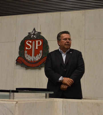 Carlão vai votar a favor da redução (Foto: Alesp) 