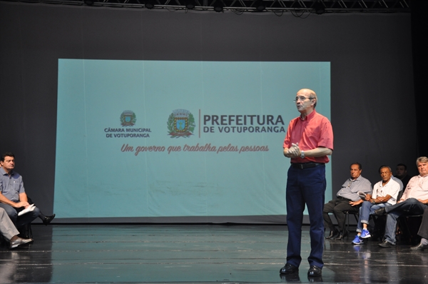 João Dado; o balanço foi apresentado na manhã de ontem no Centro de Convenções (Foto: Divulgação/Prefeitura de Votuporanga)