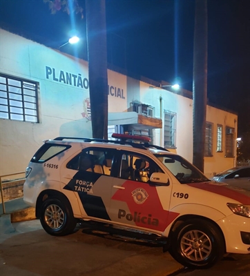 A apreensão do adolescente ocorreu durante o patrulhamento da equipe; menor foi levado para o Plantão Policial  (Foto: Divulgação/PM)