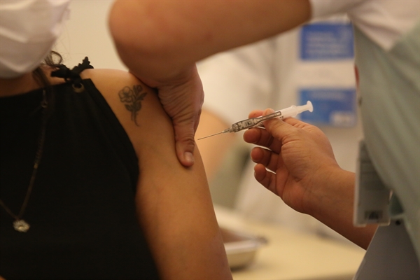 Poderão se vacinar quem estiver com a dose de Astrazeneca vencida entre os dias 1 e 15 de setembro (Foto: Governo do Estado de SP)