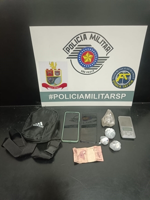 Ocorrência foi registrada no Parque da Cultura, em Votuporanga; homem foi preso e adolescente, apreendido pela Polícia Militar (Foto: Divulgação)