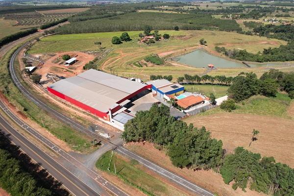Estrutura que impressiona: sede da JG em Votuporanga mostra a força da indústria local (Foto: Divulgação)