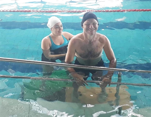 Hidroterapia é  conhecida como fisioterapia em piscina terapêutica (Foto: Divulgação/Unifev)