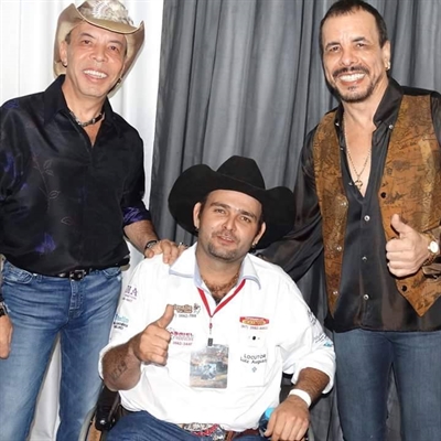 Luiz Augusto com a dupla Cristian e Ralf (Foto: Reprodução/Facebook)