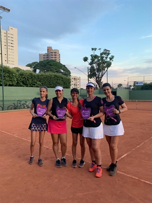 As campeãs e vices da categoria Feminino da 2ª Copa de Tênis Protege (Foto: Divlgação)