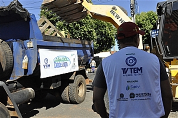 A orientação é que o descarte seja feito até às 7h respeitando o dia da coleta em seu bairro (Foto:Prefeitura de Votuporanga)