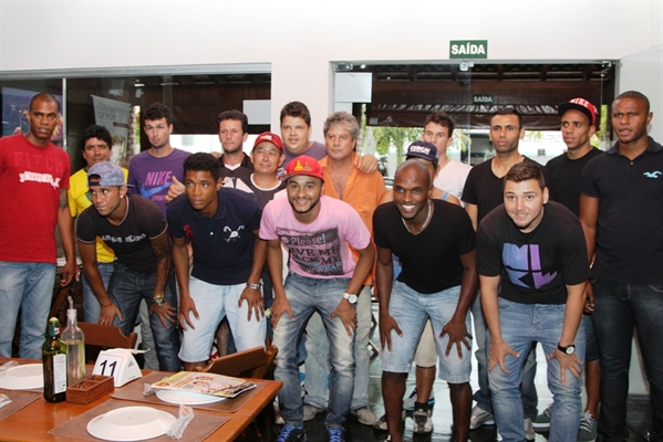 Votuporanguense apresenta parte do elenco