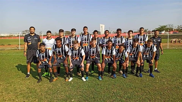 A Associação Atlética Brisas Suaves que representa o futebol de base em Votuporanga, participou de um amistoso em Goiânia (Foto: Divulgação)