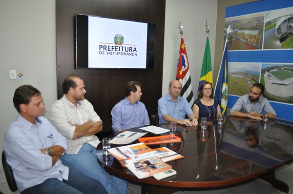 O deputado federal Paulinho da Força esteve na manhã de ontem em Votuporanga