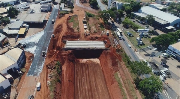 Obra de alça de acesso na BR-153 em Rio Preto — Foto: Reprodução/TV TEM