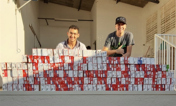 João Pedro fez uma ação beneficente com a venda do copo personalizado “Evolution” (Foto: Santa Casa de Votuporanga)