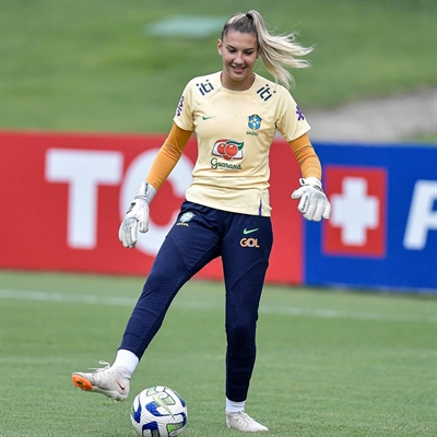 Isa Faichel joga na Ferroviária – umas das equipes mais fortes do futebol feminino nacional (Foto: Reprodução Instagram Isa Faichel)