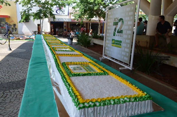 Ação contou com diversas atividades, incluindo um bolo de 7,2 metros. (Foto: Divulgação/ACV)