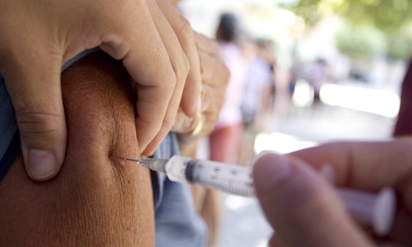 Até agora, mais de 13,9 milhões de doses da vacina contra o vírus Influenza já foram aplicadas em São Paulo, o equivalente a 84,7% de cobertura (Foto: Márcia Foletto/O Globo)