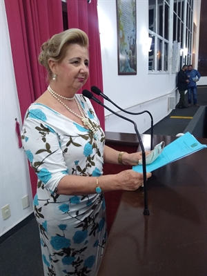 Tia Paula se despediu da Câmara Municipal após ocupar o cargo de vereadora durante a licença de Jura (Foto: Assessoria)