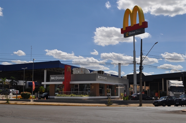 Neste sábado (21), ao comprar um ‘Big Mac’ no Mc Donald’s de Votuporanga você contribui com o HB e HCM para o tratamento de crianças com câncer  (Foto: Divulgação HB)