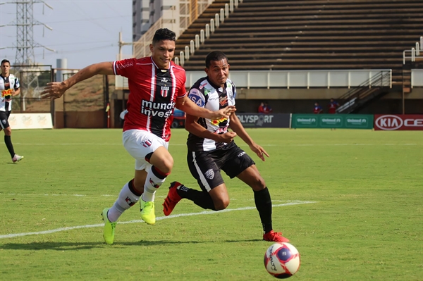 A Votuporanguense amargou pela primeira vez a derrota com um gol aos cinco minutos do primeiro tempo (Foto: Rafael Bento/CAV)