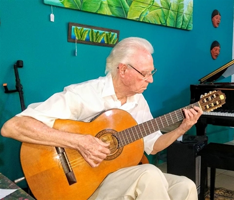 O artista Amilar Riva realiza mais uma vez o Recital de Violão (Foto: Reprodução)