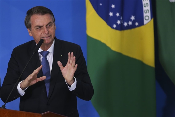 Bolsonaro diz que tendência é a de vetar Fundo Eleitoral (André Cruz/Agência Brasil)