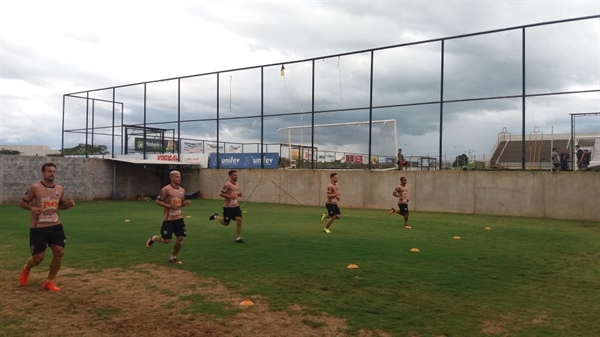 Na tarde de ontem, na Arena Plínio Marin, os jogadores participaram de um trabalho físico (Foto: Daniel Castro/A Cidade)