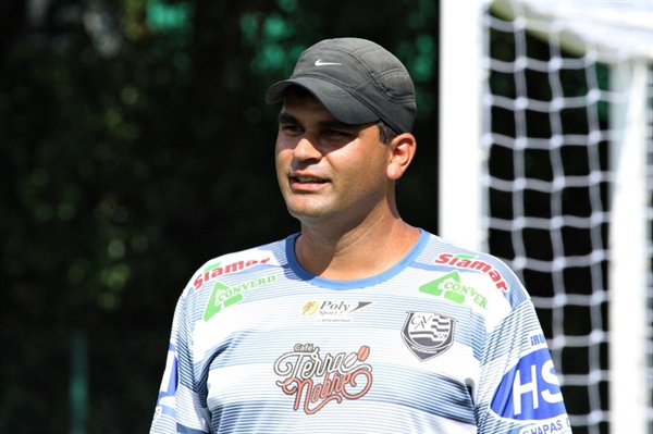 Cavinho: Rainer Oliveira, técnico do time sub-20 do Clube Atlético Votuporanguense (Foto: Rafael Bento/CAV)