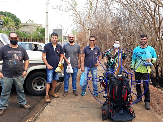 O projeto teve seu primeiro momento no último sábado  e agora os voluntários recolhem doações de sementes para a temporada de chuvas  (Foto: Arquivo Pessoal)