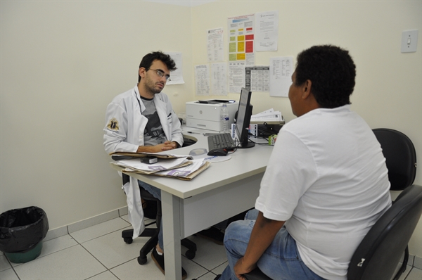 Os dois médicos iniciaram suas atividades no início desta semana (Foto: Divulgação/Prefeitura de Votuporanga)