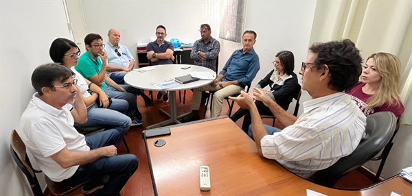 O encontro foi agendado pelo vereador Jura e contou com a presença de secretários municipais e moradores da região (Foto: Assessoria)