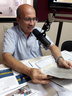 O prefeito João Dado foi entrevistado na rádio Cidade FM (Foto: A Cidade)