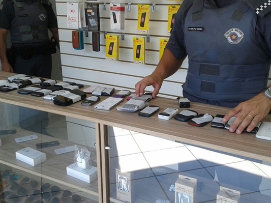 Polícias fazem operação e encontram mais de 10 mil celulares roubados