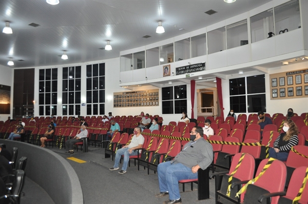 A Câmara Municipal de Votuporanga voltou a receber público na noite de ontem (Foto: A Cidade)