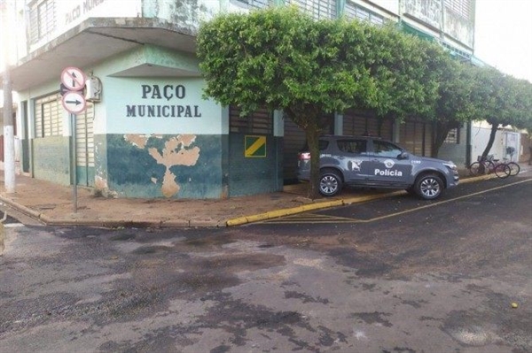 Promotores e policiais militares cumprem mandatos em várias cidades da região (Foto: Arquivo pessoal)