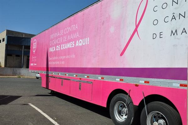 Na carreta, as mulheres farão a mamografia (Foto: Divulgação/Prefeitura de Votuporanga)