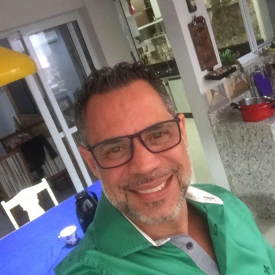 O professor votuporanguense Fabiano Miotto, de 46 anos, faleceu depois de 22 dias hospitalizado, após um grave acidente  (Foto: Arquivo pessoal)