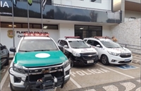 O casal e o comerciante foram conduzidos à Delegacia de Polícia Civil, onde foram autuados e permanecem à disposição da Justiça (Foto: Divulgação)