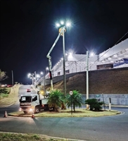 A Cantóia & Figueiredo de Votuporanga foi contratada emergencialmente pela Prefeitura para cuidar da iluminação pública (Foto: Divulgação)