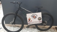 Polícia recupera bicicleta furtada e prende suspeito por tráfico em Votuporanga