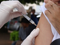 A vacina é trivalente, portanto, protege contra dois tipos de Influenza A (H1N1 e H3N2) e contra o Influenza B (Foto: Prefeitura de Votuporanga)