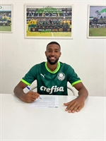 Heliberto assinou contrato com o Palmeiras, mas tinha outro grande clube paulista interessado no zagueiro (Foto: Assessoria Tanabi)